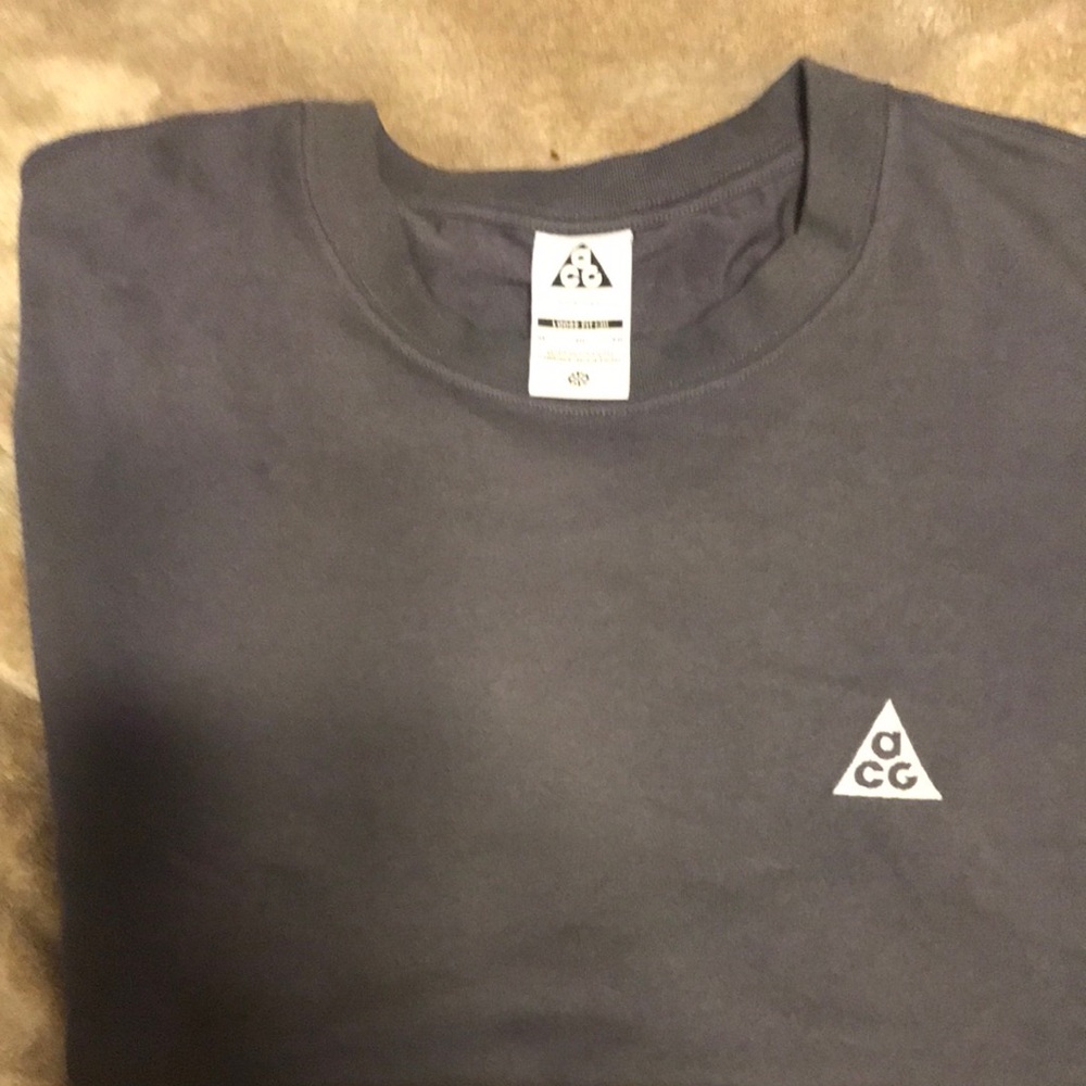 Nike ACG (lavender /grey) T-Shirt - Picture 1 of 6